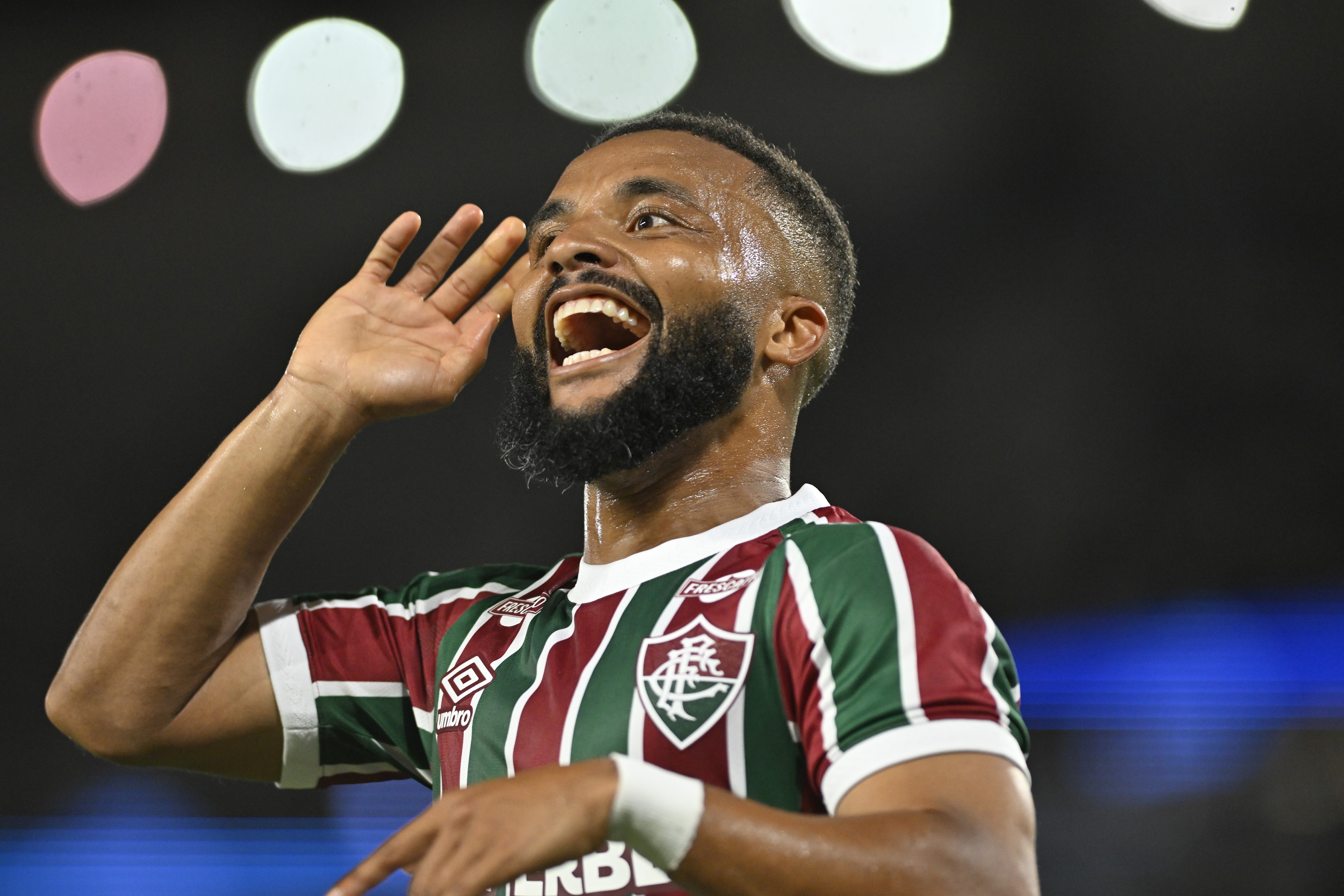 Fluminense vence Internacional e provoca rival: "Pai ama, pai cuida"