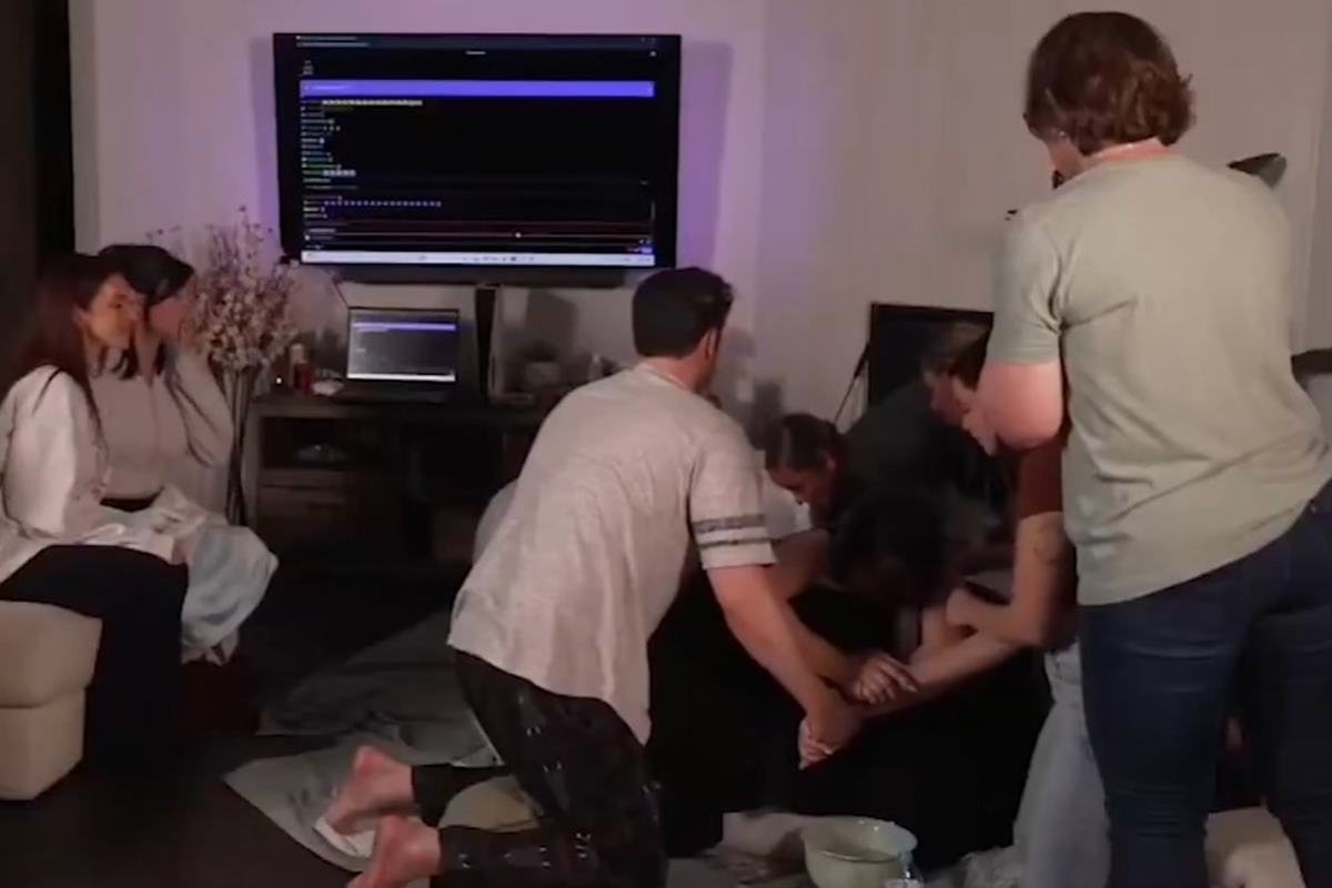 Streamer broadcasts childbirth live on Twitch, attracting 700,000 viewers