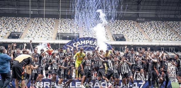 CBF makes gaffe with blue streamers at Atlético-MG celebration