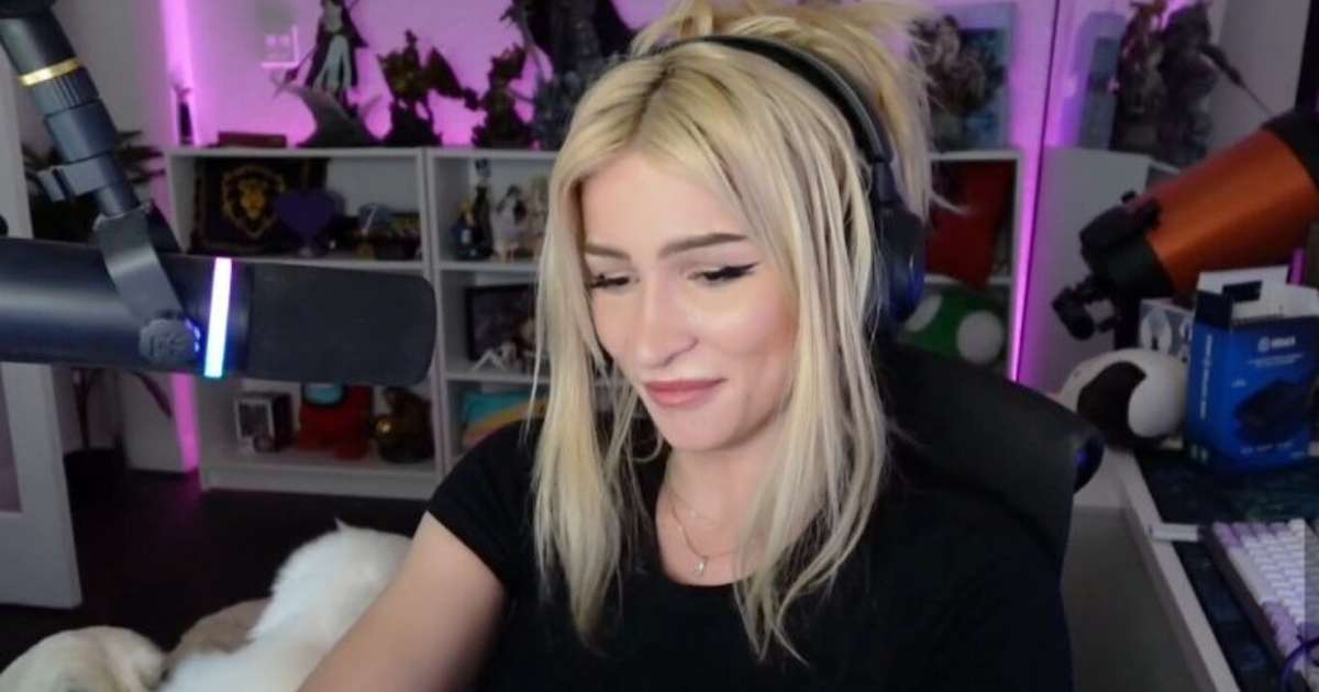 Twitch Streamer Broadcasts Childbirth Live and Receives Congratulations from CEO