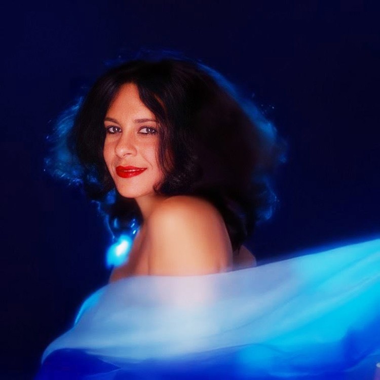 Biographies reveal the discreet life of Gal Costa